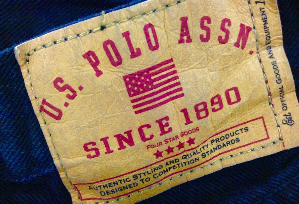 pantaloni cu eticheta cu U.S. Polo Assn