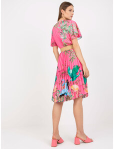Fashionhunters Pink summer dress with print and pleats