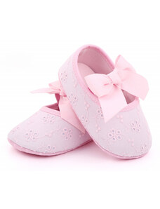 Pantofiori roz cu floricele brodate si fundita
