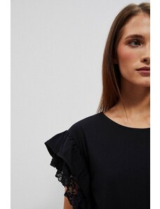 Moodo Blouse with ruffles on the shoulders