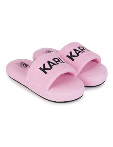 Karl Lagerfeld slapi copii culoarea roz