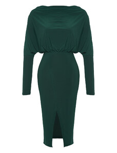 Trendyol Emerald Green Clad Clad Guler A-Line / A-Line Formal Midi Stretch Knit Dress with a Slit