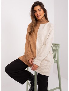 Fashionhunters Camel and beige two-tone turtleneck sweater