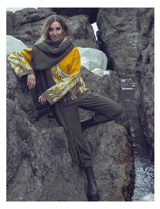 Koton Șahika Ercümen X - pulover cu helancă cu tematică naturală