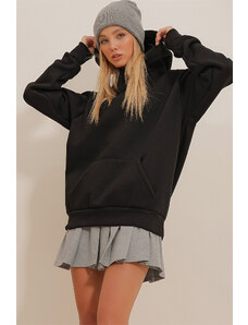 Trend Alaçatı Stili Women's Black 3 Thread Inner Raising Kangaroo Pocket Oversize Sweatshirt