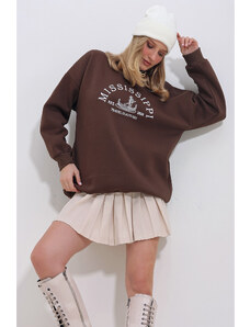 Trend Alaçatı Stili Women's Bitter Brown Crew Neck 3 Thread Embroidered Oversize Sweatshirt