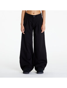 Pantaloni pentru femei Urban Classics Ladies Organic Pleated Cotton Pants Black