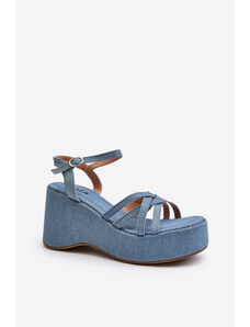 Kesi Blue sandals on the Oporia platform and on the wedge