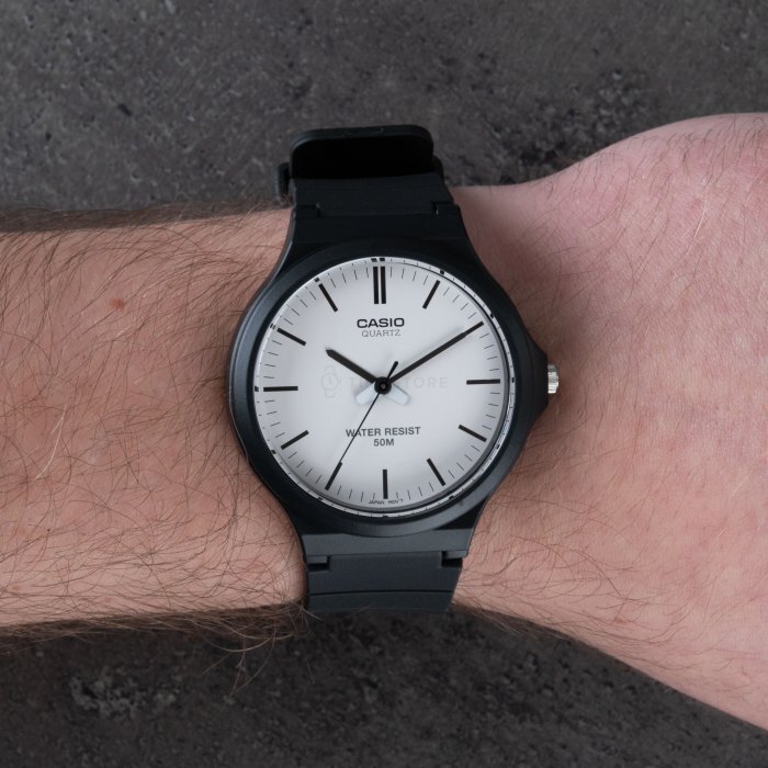 Casio Collection MW-240-7EVEF