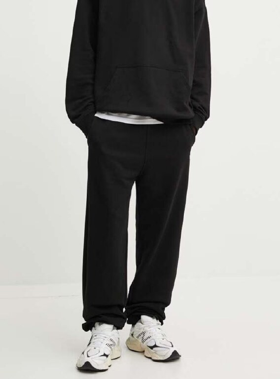 Pantaloni sport evazați