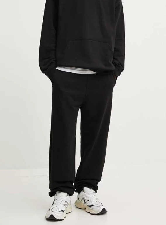 Pantaloni sport evazați