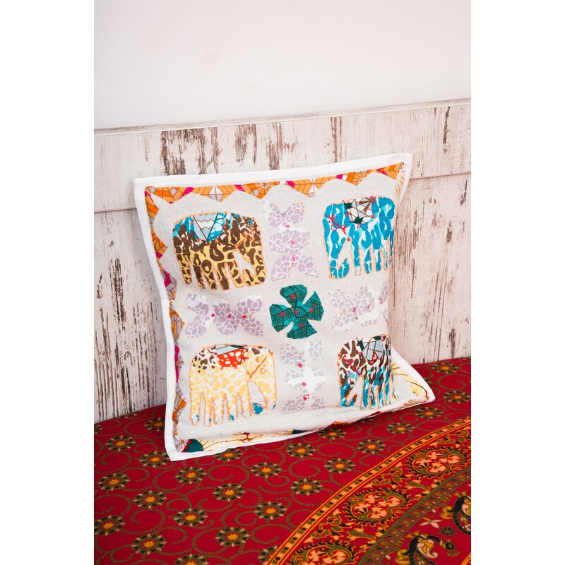Maya Shop Fata de perna alba cu elefanti multicolori cusuti manual