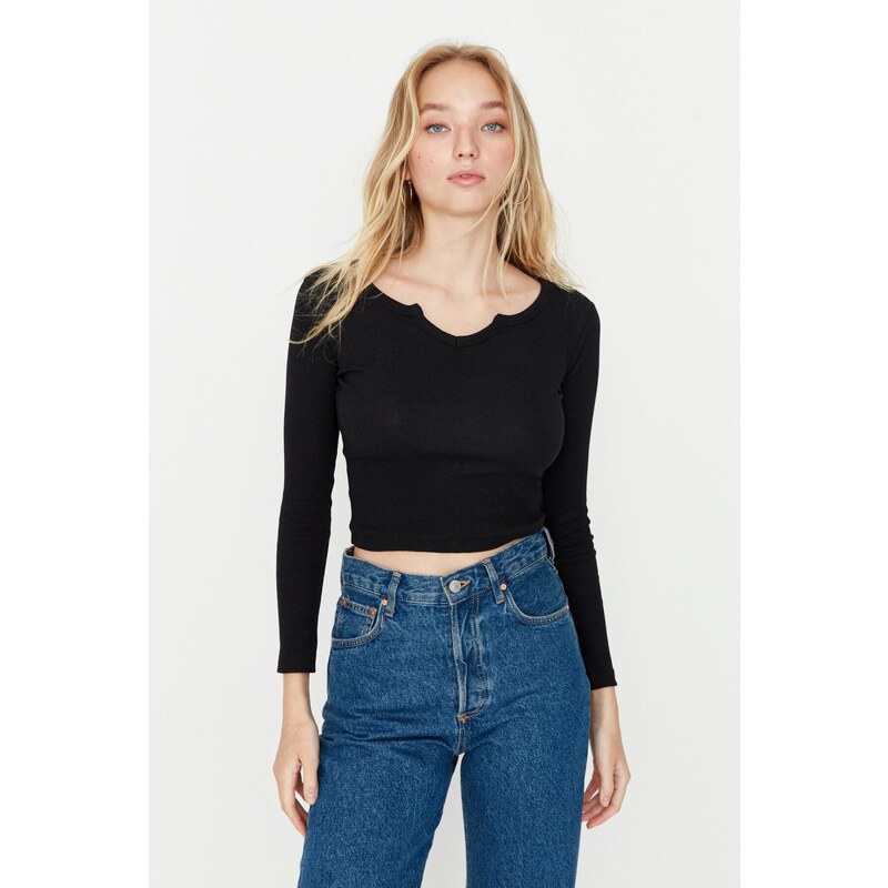 Trendyol Black Fitted/Simple V-Neck Crop Corduroy Knitted Stretch Blouse