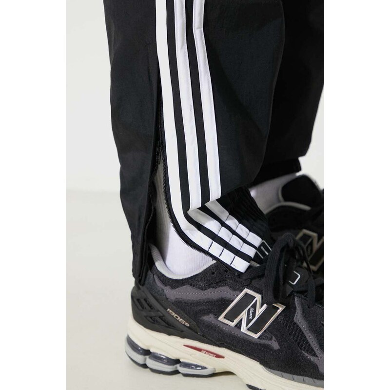 adidas Originals pantaloni Adicolor Woven Firebird Track top bărbați, culoarea negru, cu model, IT2501