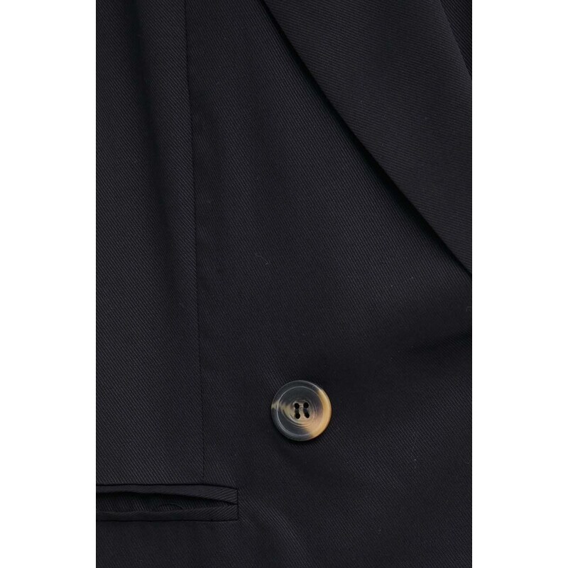 Sisley vesta culoarea negru, cu doua randuri de nasturi