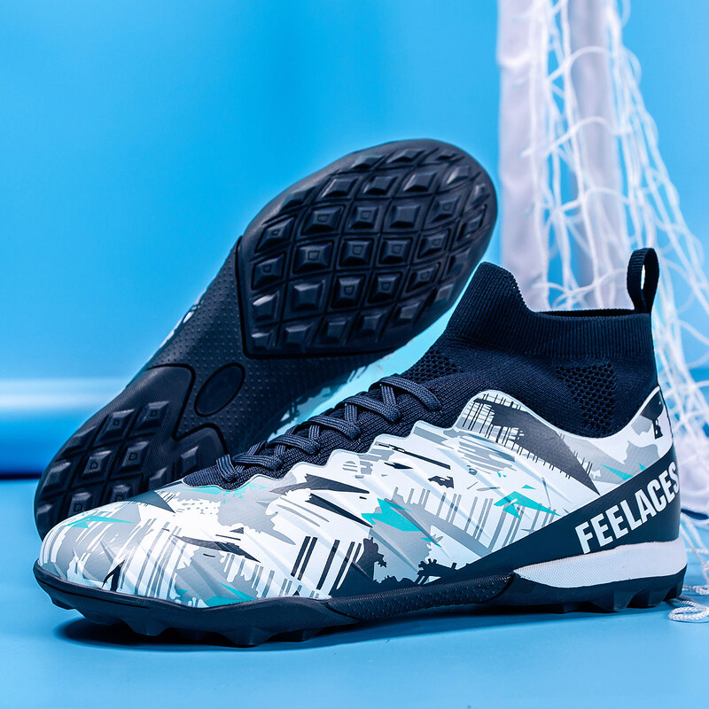 Ghete de fotbal MBrands, 8.4 cu glezna pentru teren sintetic, culoare alb cu negru