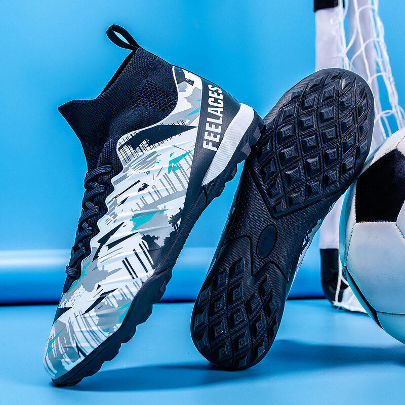 Ghete de fotbal MBrands, 8.4 cu glezna pentru teren sintetic, culoare alb cu negru