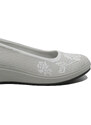 Pantofi comozi Suave, albi cu imprimeu trandafiri, din piele naturala OTR13011